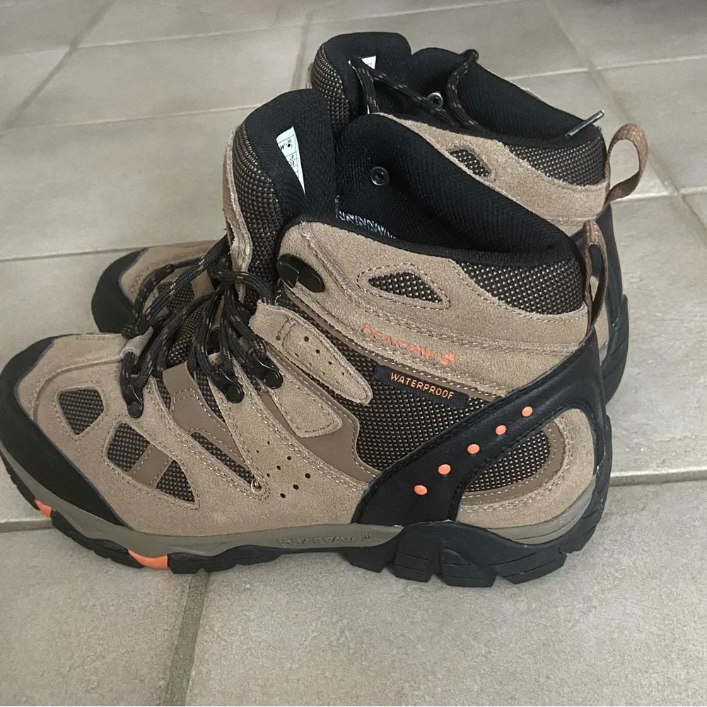 BearPaw Men's Tan and Black Hiking Boots Size 10